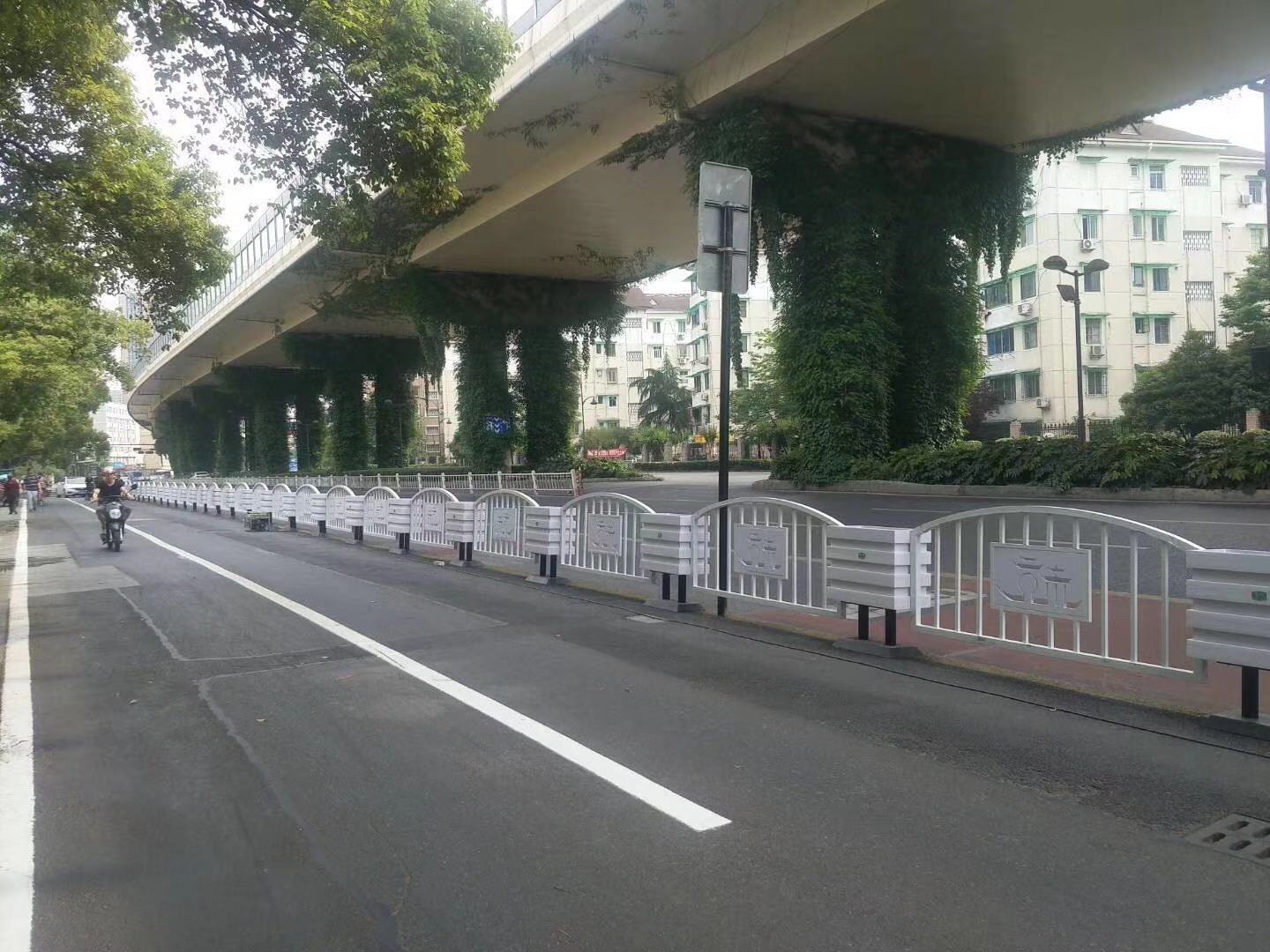 道路護欄